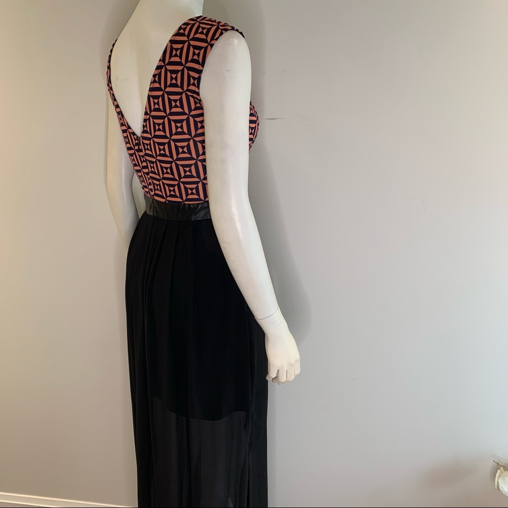 🚨SOLD 🚨 Geometric Sleeveless Maxi V Neck Dress CS0056